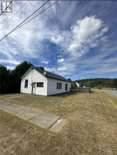 24 Algoma St, Webbwood, ON, P0P1P0 | Card Image