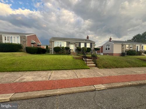 7703 Brous Ave, PHILADELPHIA, PA, 19152-3909 | Card Image