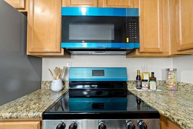 UNIT-215 - 3454 Castle Glen Dr, Condo with 3 bedrooms, 2 bathrooms and 1 parking in San Diego CA | Image 9