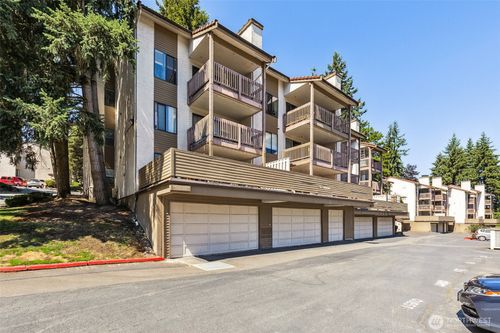 d103-10410 Ne 32nd Pl, Bellevue, WA, 98004-1901 | Card Image