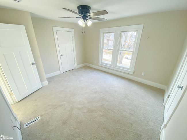 118 S Garfield Ave, Home with 3 bedrooms, 2 bathrooms and 2 parking in Burlington IA | Image 12