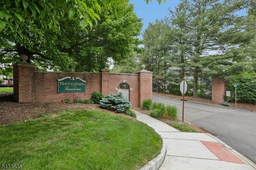49 Buckingham Ct, Randolph, NJ, 07869-3757 | Card Image