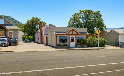 1215 Ne 6th St, Grants Pass, OR, 97526-1285 | Card Image