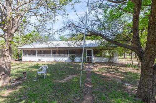 749 Cedar St, Buffalo Gap, TX, 79508-2153 | Card Image