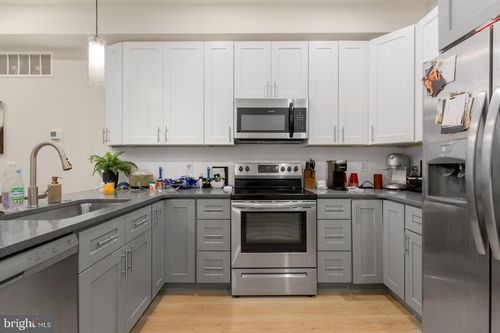 a-1702 Point Breeze Ave, PHILADELPHIA, PA, 19145-1923 | Card Image