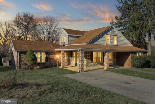 9446 E Springfield Rd, SEVEN VALLEYS, PA, 17360-9345 | Card Image