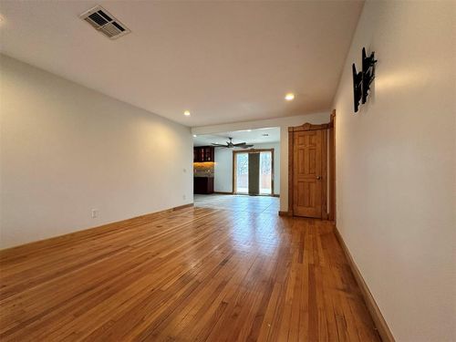 2833 Kent Dr, Oklahoma City, OK, 73120-2906 | Card Image