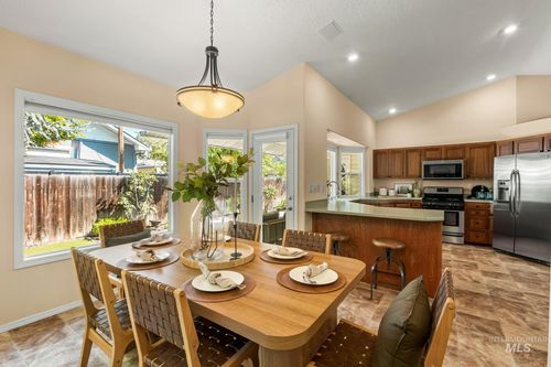 2160 W Dora Ln, Boise, ID, 83702-0556 | Card Image