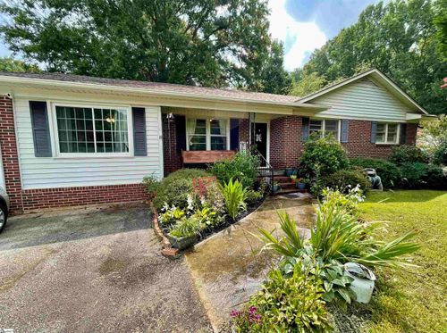121 Fair Dr, Clinton, SC, 29325-7201 | Card Image
