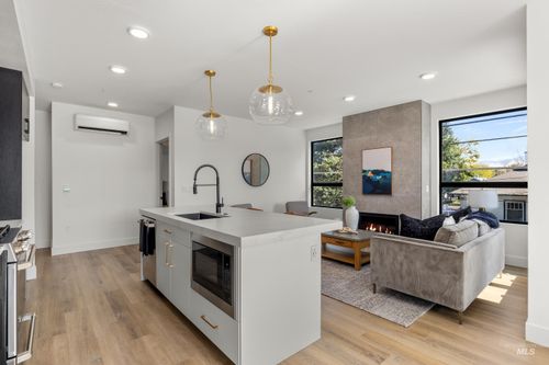 apt-206-1620 W Bannock St, Boise, ID, 83702-5282 | Card Image