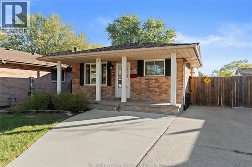 1626 Courtland Cres, Windsor, ON, N8T3K6 | Card Image