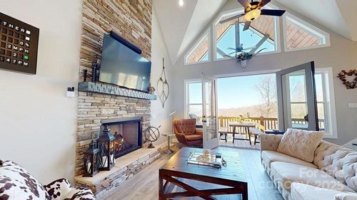 1105 Falls View Dr, Bryson City, NC, 28713-1540 | Card Image