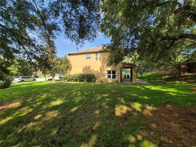 Huge Side yard | Image 9