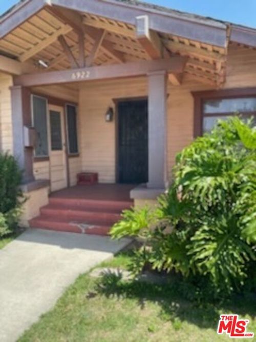 6922 Makee Avenue, Los Angeles, CA, 90001 | Card Image