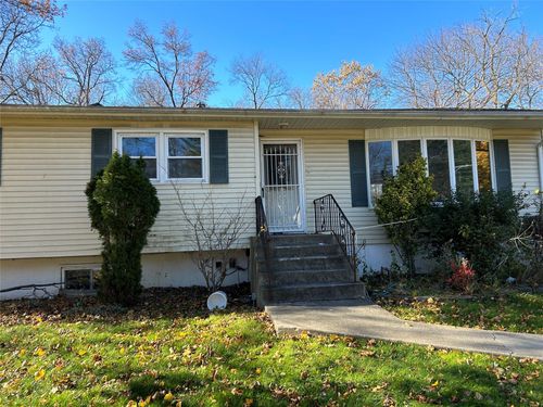 8 Greene Rd, Spring Valley, NY, 10977-4305 | Card Image
