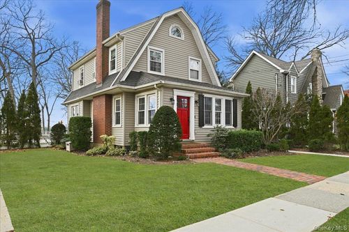 70 Larch Ave, Floral Park, NY, 11001-2316 | Card Image