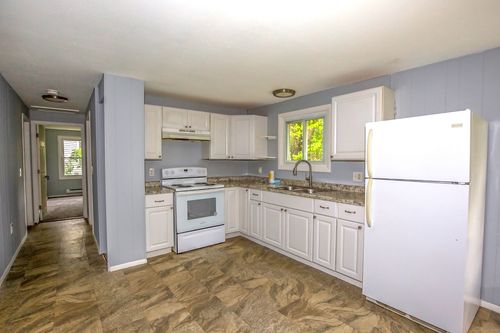 1101 Allen St, Springfield, MA, 01118-2551 | Card Image