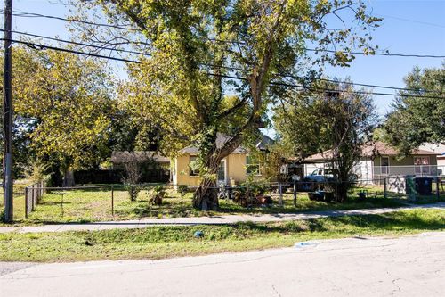 8101 Appleton St, Houston, TX, 77022-6011 | Card Image