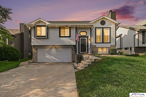 8514 Potter St, Omaha, NE, 68122-6805 | Card Image