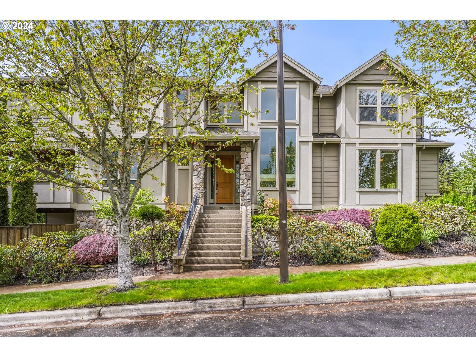 Sterling Ct, Portland, OR 97229