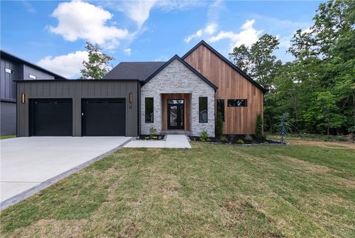 13 Hermitage Ln, Bella Vista, AR, 72715-6534 | Card Image