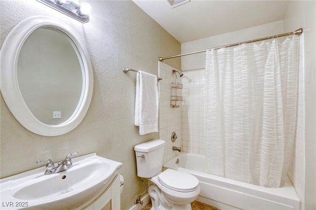 6812 Greydawn Dr, House other with 3 bedrooms, 2 bathrooms and null parking in Las Vegas NV | Image 5