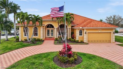 15480 River By Road, House other with 3 bedrooms, 2 bathrooms and null parking in Fort Myers FL | Image 2