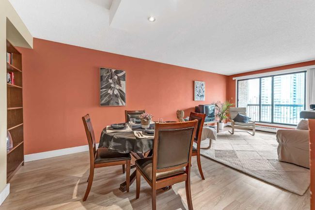 1103 - 924 14 Avenue Sw, Home with 2 bedrooms, 1 bathrooms and 1 parking in Calgary AB | Image 2