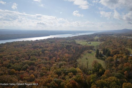 38 Hudson Ln, Ulster Park, NY, 12487-5402 | Card Image