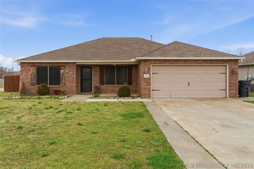 23090 S Jewell Dr, Claremore, OK, 74019-2235 | Card Image
