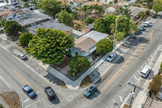 1710 E 6 Th Ave, House other with 4 bedrooms, 2 bathrooms and null parking in Hialeah FL | Image 5