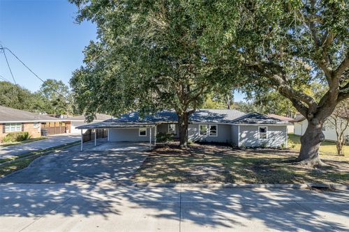 1108 N 18th St, Nederland, TX, 77627-4918 | Card Image