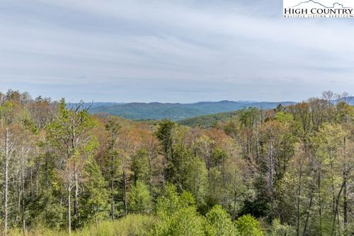 77 Eagles Nest Trl, Beech Mountain, NC, 28604-6077 | Card Image