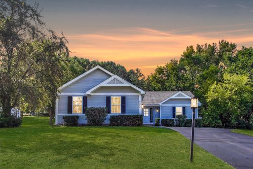 4504 Vista Dr, Island Lake, IL, 60042-8479 | Card Image