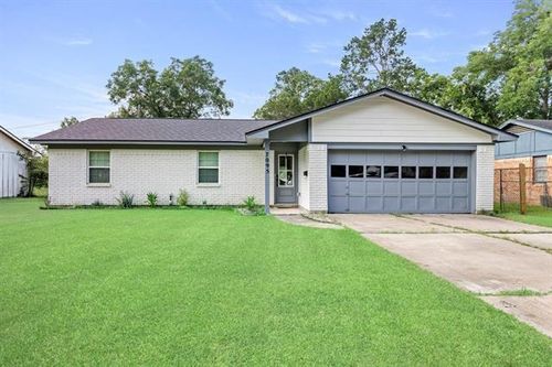 7095 Scotts Dr, Beaumont, TX, 77708-1022 | Card Image