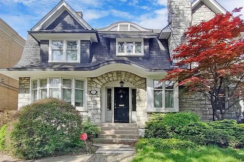 28 Dunvegan Rd., Toronto, ON, M4V2P6 | Card Image