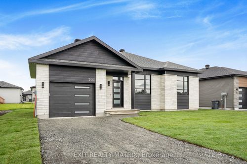 700 West St, Hawkesbury, ON, K6A3X1 | Card Image