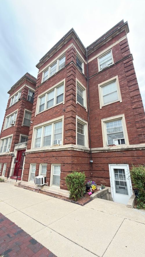 c6-212 5th Ave, Maywood, IL, 60153-1691 | Card Image