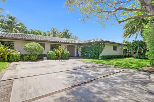 20101 Ne 20th Ct, Miami, FL, 33179-2801 | Card Image