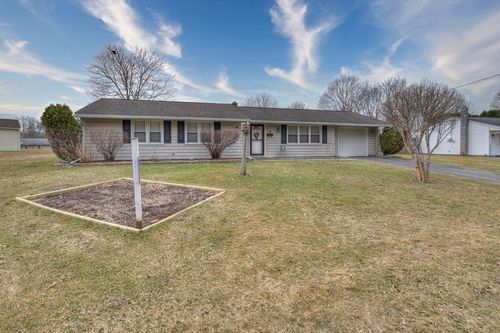 56 Burnside Dr, Swansea, MA, 02777-1008 | Card Image