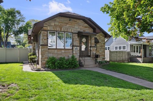 2218 Davie St, Davenport, IA, 52804-2206 | Card Image