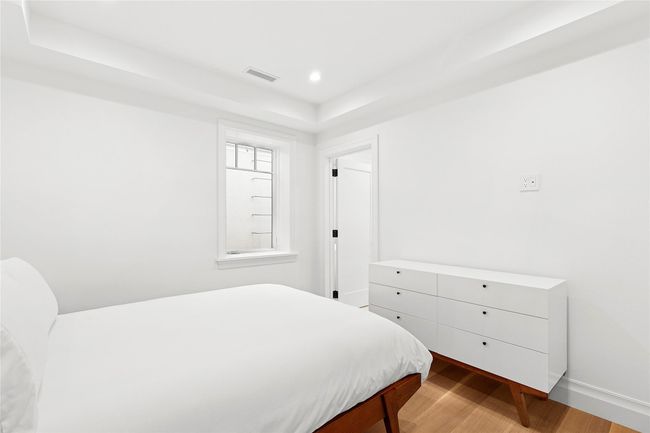 En-suite Lower level Bedroom | Image 31