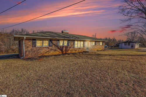 315 Graham Chapel Rd, cowpens, SC, 29330-9364 | Card Image