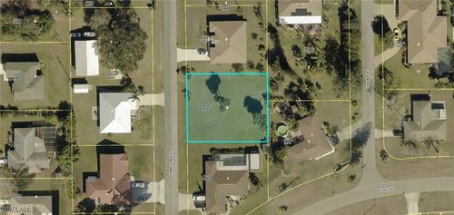 18 Hampton Ave, LEHIGH ACRES, FL, 33936-1111 | Card Image