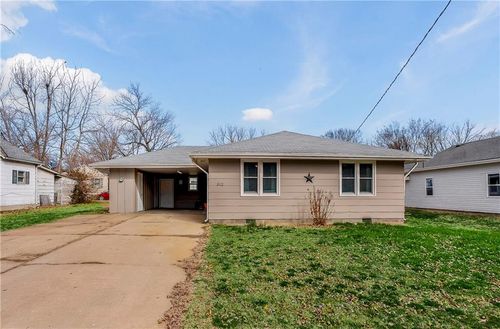 312 W Pine St, Butler, MO, 64730-1440 | Card Image