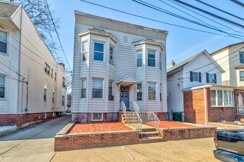 4-86 27th St, Bayonne, NJ, 07002-2720 | Card Image
