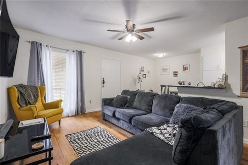 203-2207 Leon St, Austin, TX, 78705-4615 | Card Image