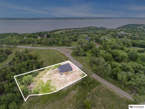 669 Oak Hills Dr, Crofton, NE, 68730 | Card Image