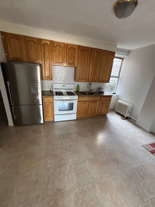 3-573 Avenue E, Bayonne, NJ, 07002-3957 | Card Image