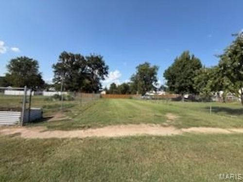 312 Dorothy St, Sikeston, MO, 63801-2716 | Card Image